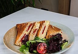 Kaşarlı Sucuklu Tost